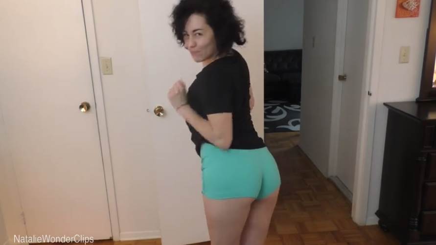 Natalie Wonder – Moms Hot Workout Ass Causing Trouble