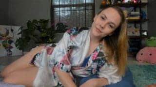 Syndica – Cozy Mommy Feed And Fuck