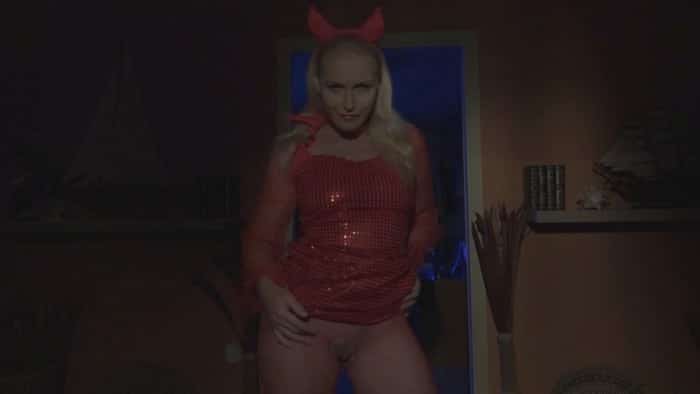 Kathia Nobili – Step Mommy makes this HALLOWEEN so special and hot for you