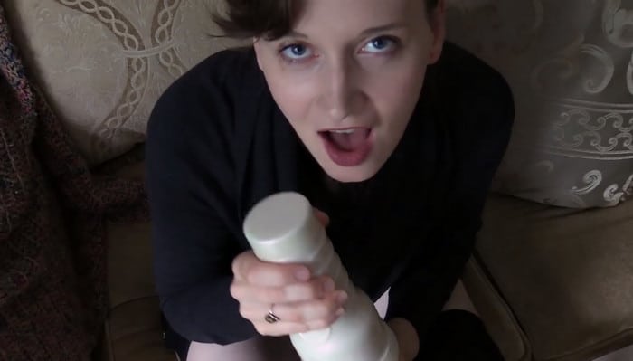 Bettie Bondage – Jerk You Off to Her Daughter