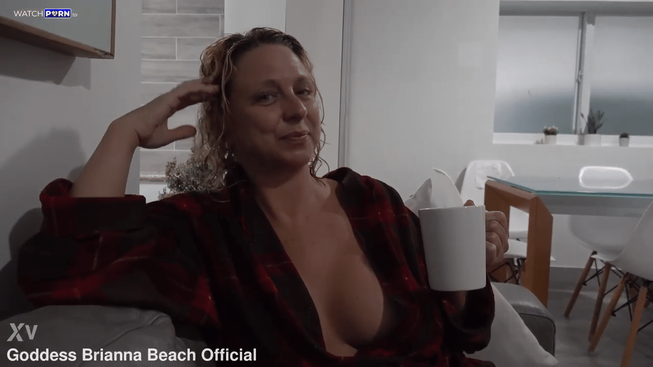 Brianna Beach – Step Mom Comes Home Soaking Wet – GoddessBriannaBeach